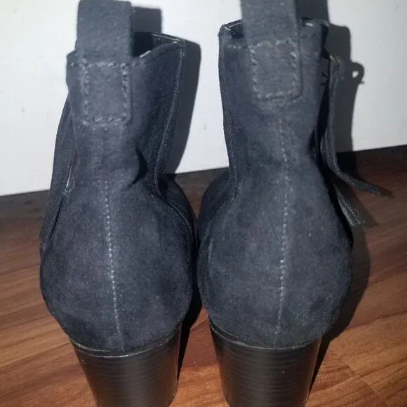 Old Navy Faux Suede Side Zip Heeled Black Ankle Boots Women's Size 7 - Picture 3 of 6